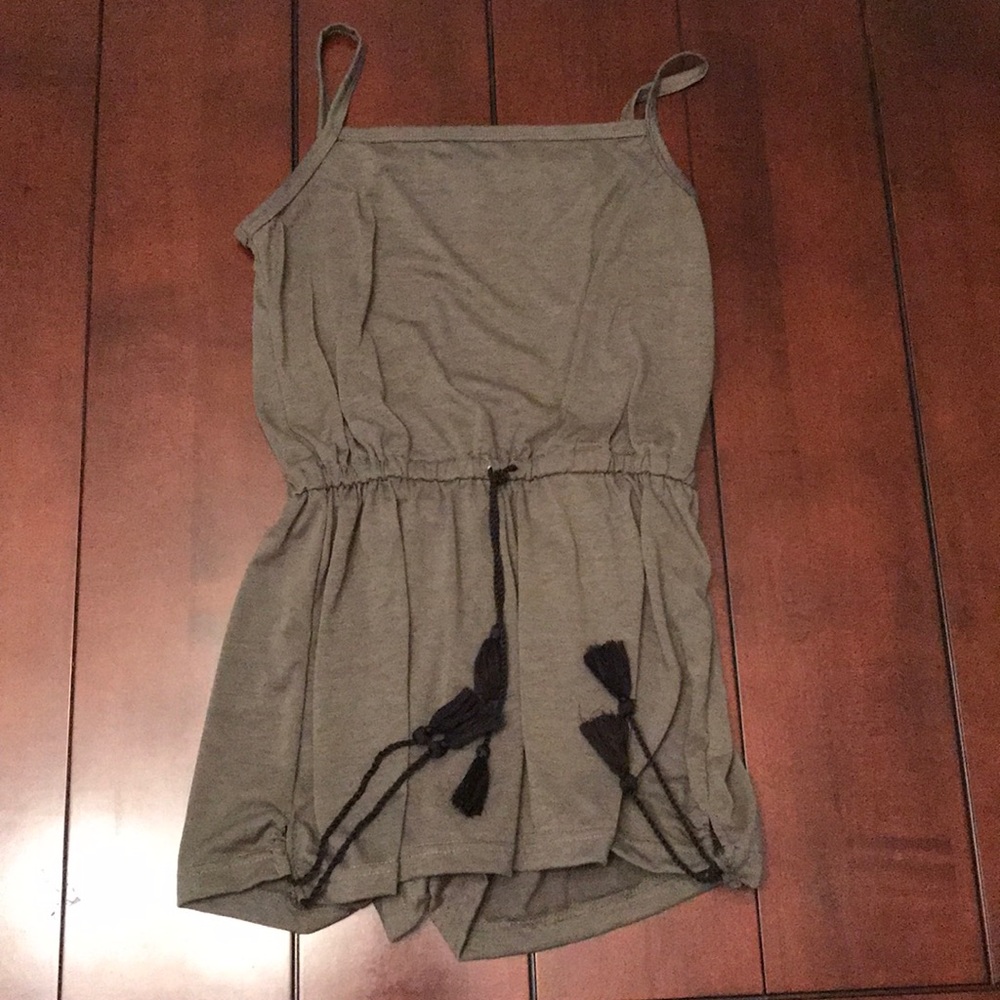 Clothes - Picture 7 of 8